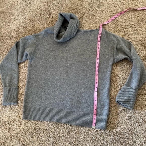 PAIGE Women's Raundi Grey Turtleneck Cold Shoulder Sweater 
size Medium - Picture 12 of 12